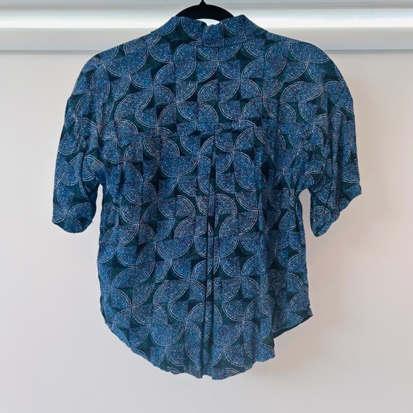 Evereve Laurena Button Down Resort Shirt - Picture 7 of 8